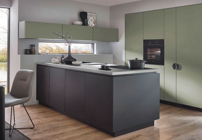 Stylische Inselküche